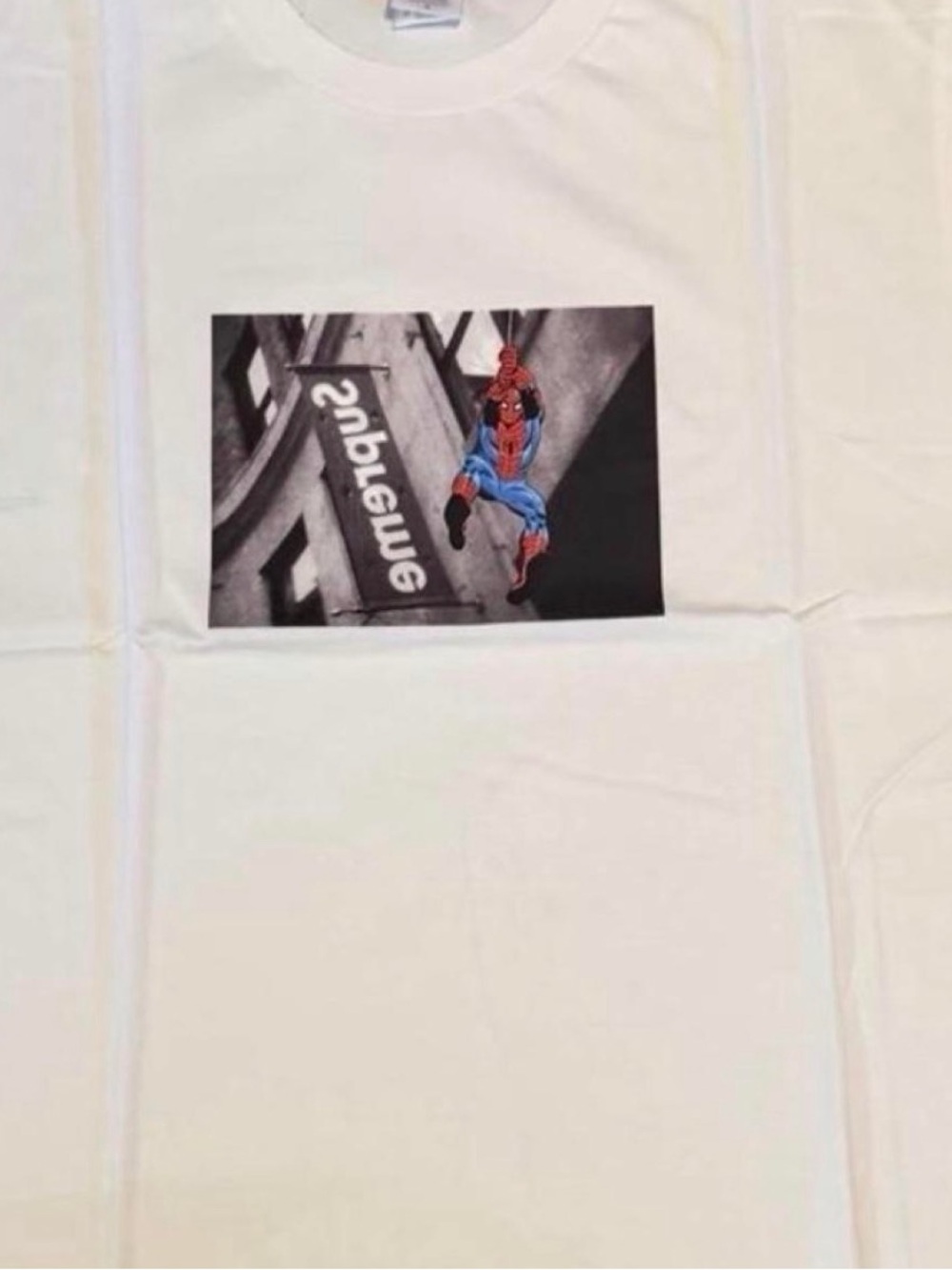 Spider-Man x supreme size xl in white
